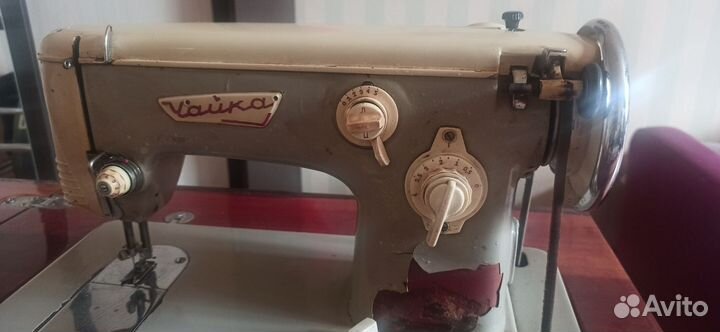 Швейная машинка Чайка
