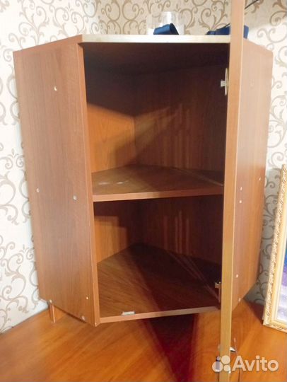 Угловой письменный стол