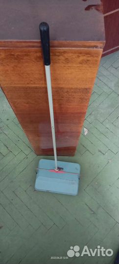 Ручной робот-пылесос СССР