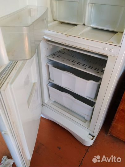 Холодильник бу indesit