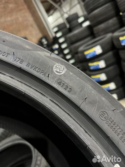 Grenlander L-Zeal56 275/40 R20 и 305/35 R20 107V