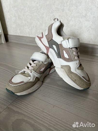 Кроссовки для девочки