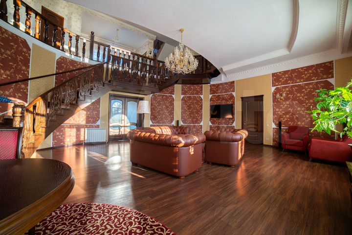 Коттедж 550 м² на участке 50 сот.