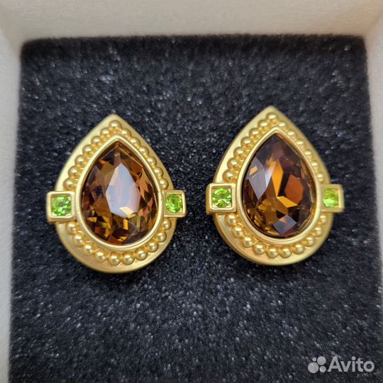 Клипсы с коньячным кристаллом Oscar de la renta