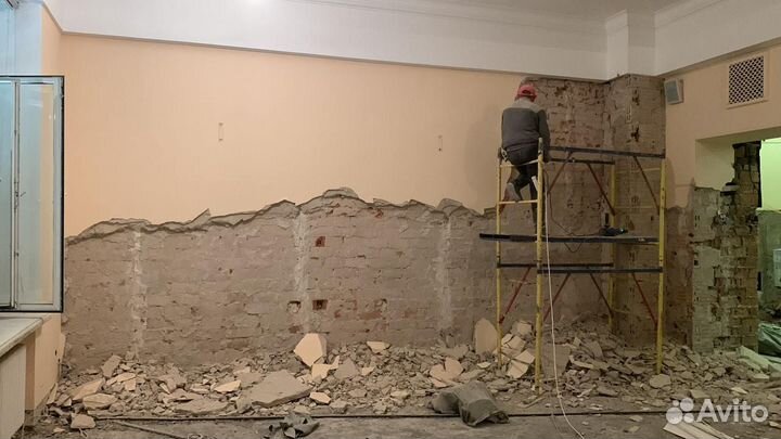 Бизнес на демонтаже: стены и полы