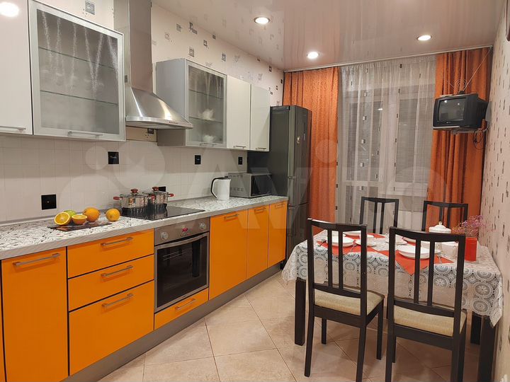 2-к. квартира, 70 м², 8/15 эт.