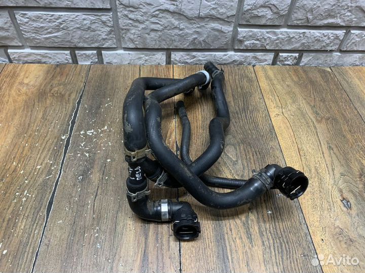 VW Golf Plus Патрубок отопителя 1.4 caxa