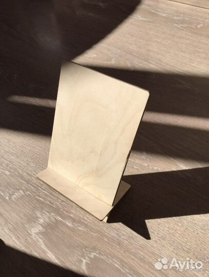 Подставка под телефон или планшет