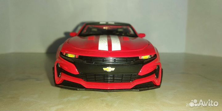 Модель автомобиля 1/32