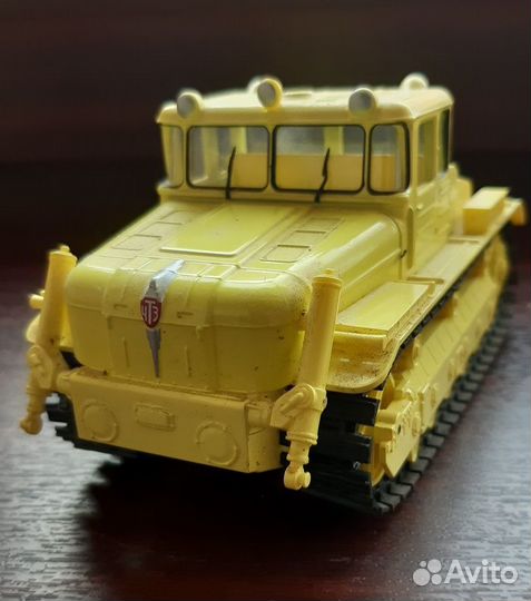 Модель трактора дэт-250