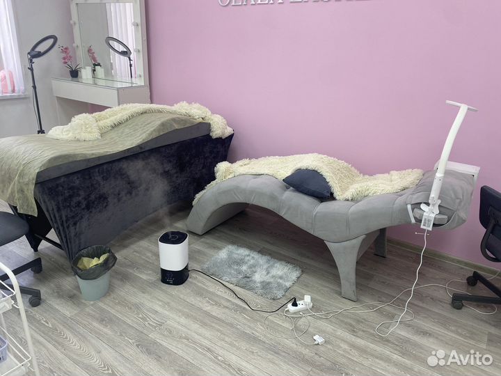 Анатомическая кушетка для наращивания ресниц