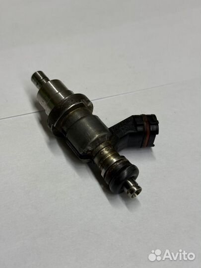 Форсунка топливная Toyota Avensis 2.0