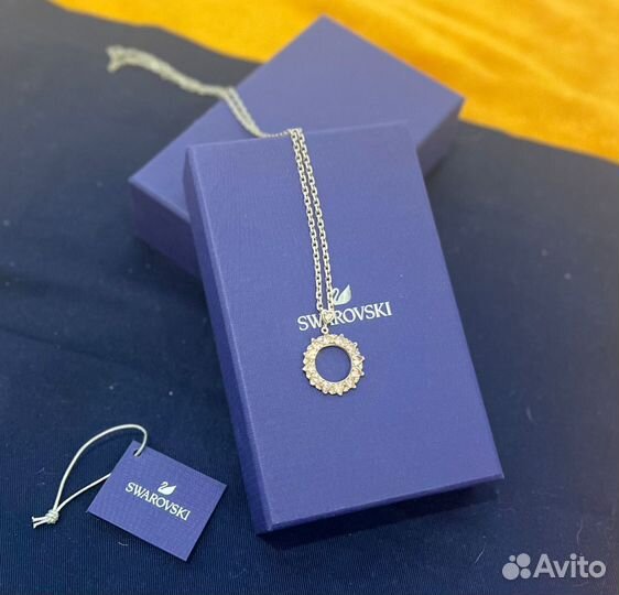 Колье swarovski