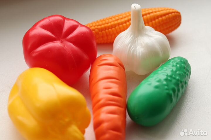 Овощи игрушечные в корзинке