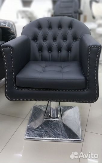 Кресло парикмахерское Консул черное