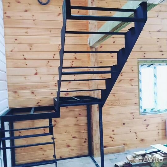 Лестница на металлокаркасе по Вашим габаритам