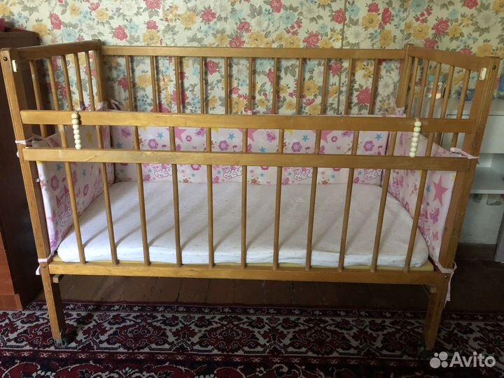 Детская кроватка