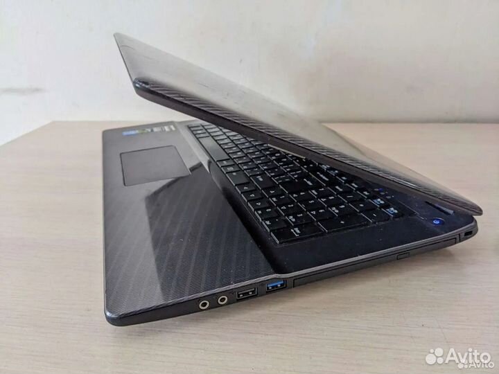 Игровой 17 дюймов GTX 4GB/Core I7/ 256Gb SSD/8 озу
