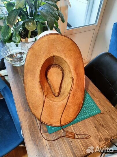 Кожаная ковбойская шляпа