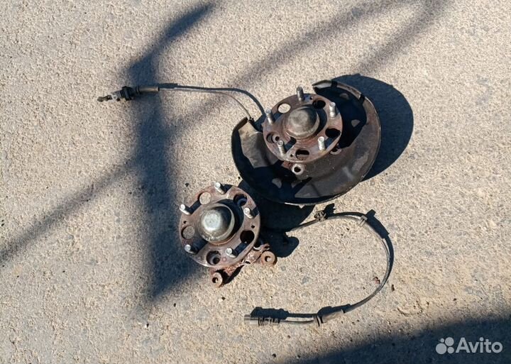 Ступица задняя левая правая Хонда Цивик 8 5д