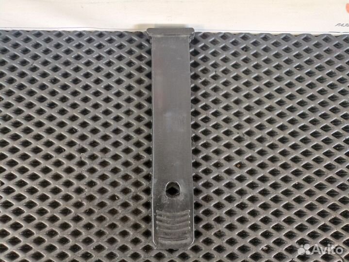 Крепеж крыла