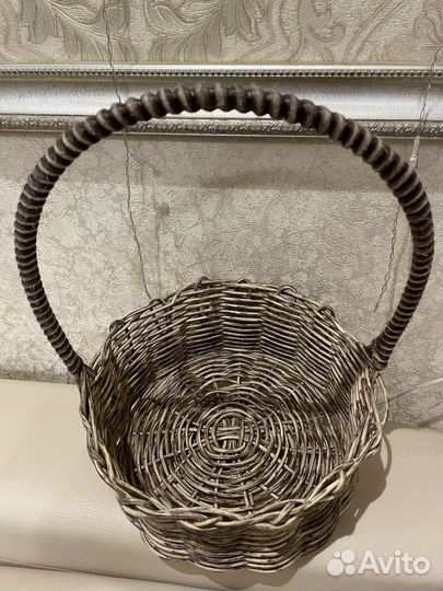 Корзина плетеная из искусственного ротанга
