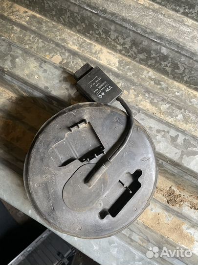 Реле бензонасоса Volkswagen Passat B6