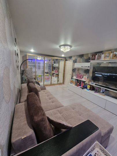 2-к. квартира, 50 м², 2/9 эт.