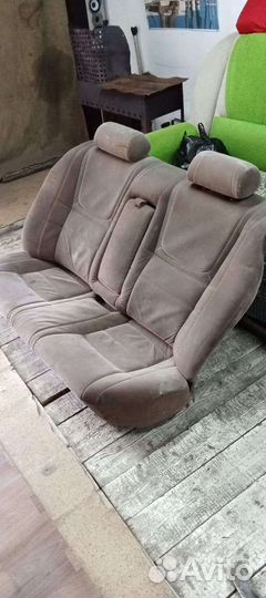 Задние сидения Toyota