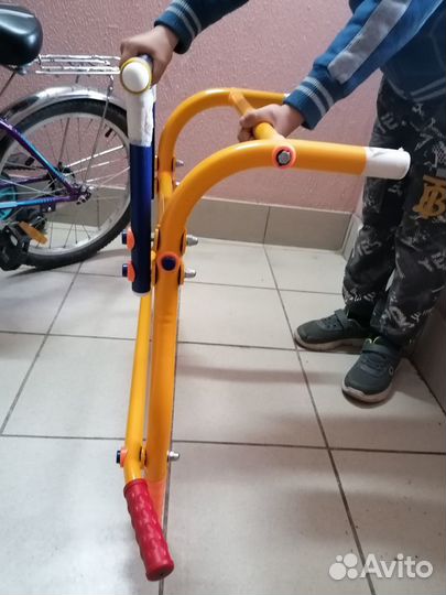 Навесной турник-брусья