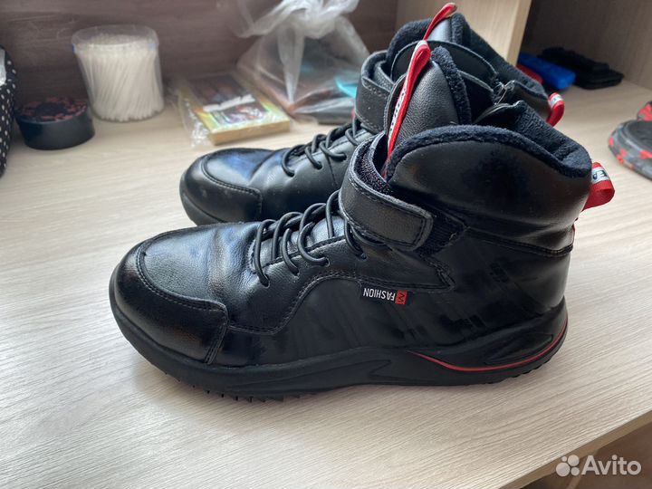 Кроссовки бртинки на подростка