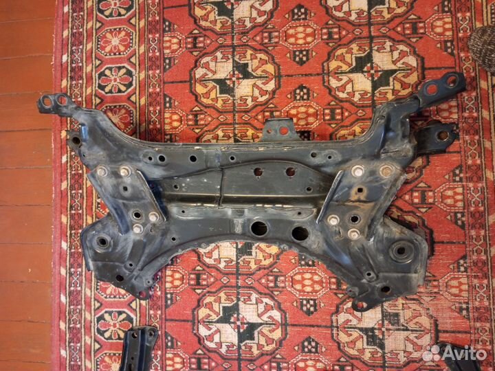 Балка Тойота Королла Е 150