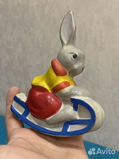 Старая резиновая игрушка 