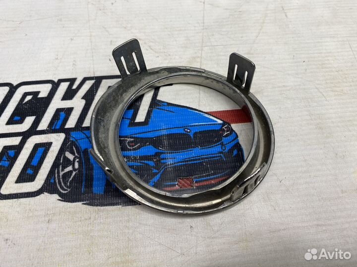 Накладка противотуманной фары правой Infiniti M37x