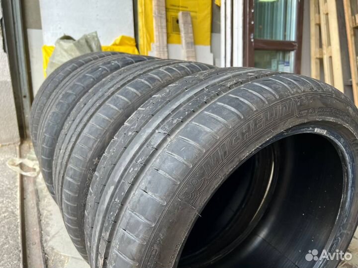 Michelin Pilot Super Sport 225/45 R18 и 255/40 R18 95Y
