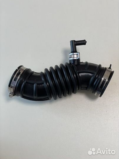 Патрубок воздушного фильтра Nissan Note E11 HR16