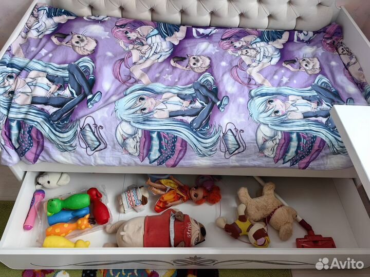 Детские кровати и стол