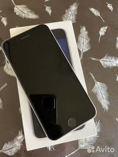 iPhone SE (2020), 128 ГБ