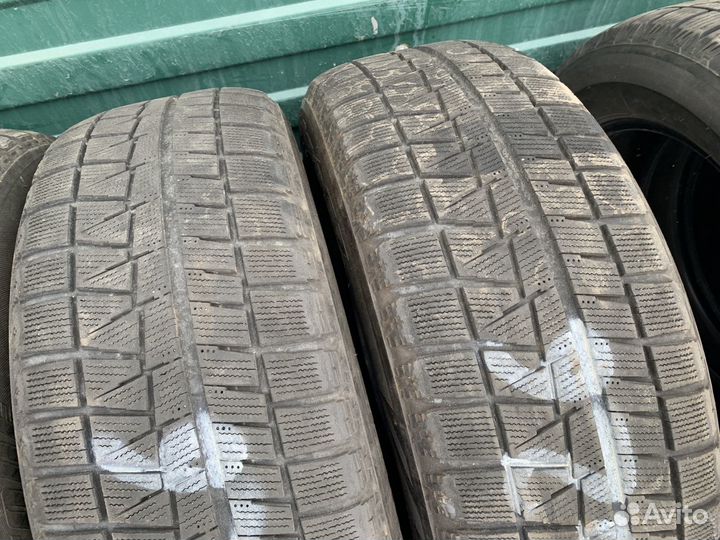 Bridgestone Blizzak Revo GZ 215/60 R16