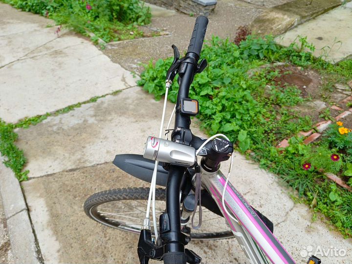 Продаю велосипед GT женский