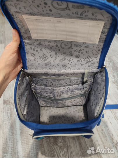 Школьный рюкзак с ортопедической спинкой