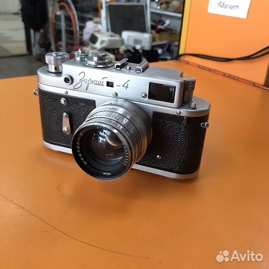 Плёночный фотоаппарат Зоркий-4