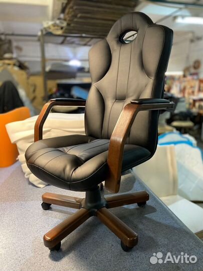 Компьютерное кресло