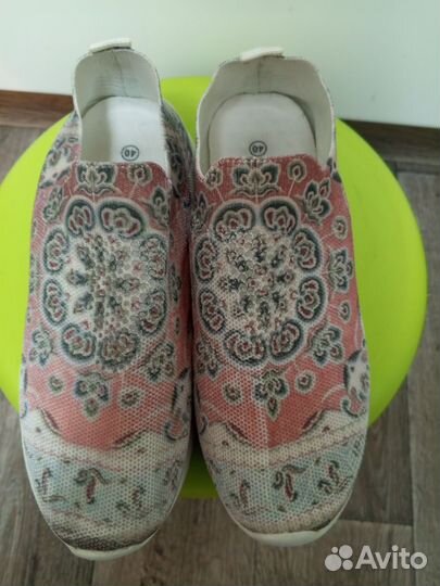Кроссовки40 размер