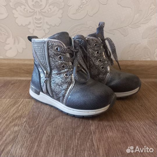 Зимние сапоги на девочку 27 размер (16.5см)