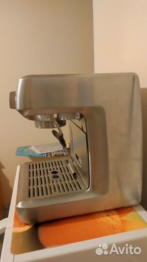 Продам рожковую кофемашину bork