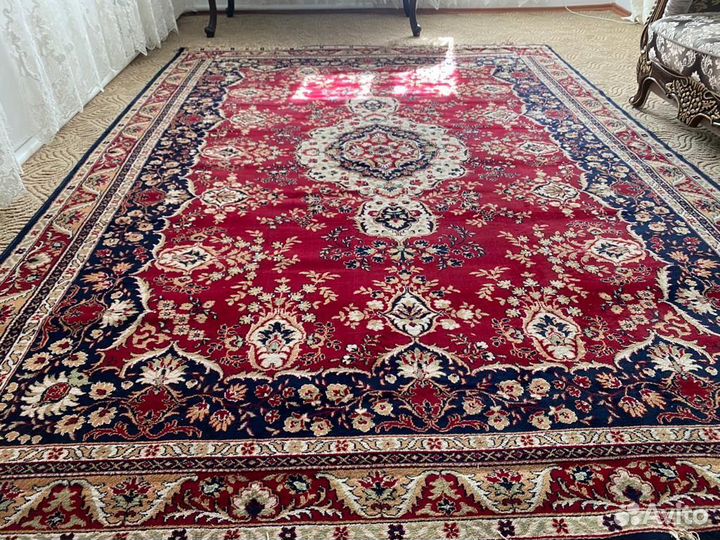 Ковер шерстяной