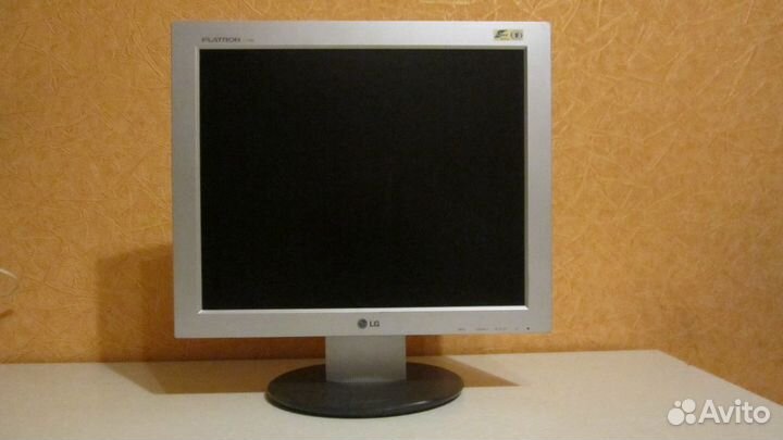 Монитор LG Flatron L1730S SQT