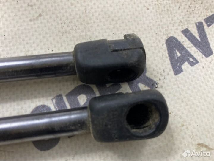 Амортизатор капота Kia Sorento UM prime 3 D4HBJ