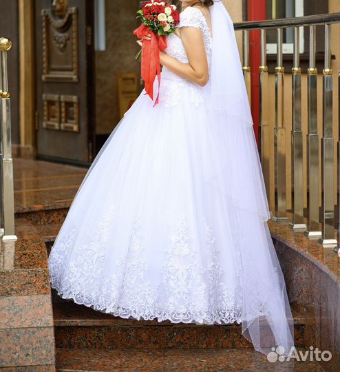 Свадебное платье